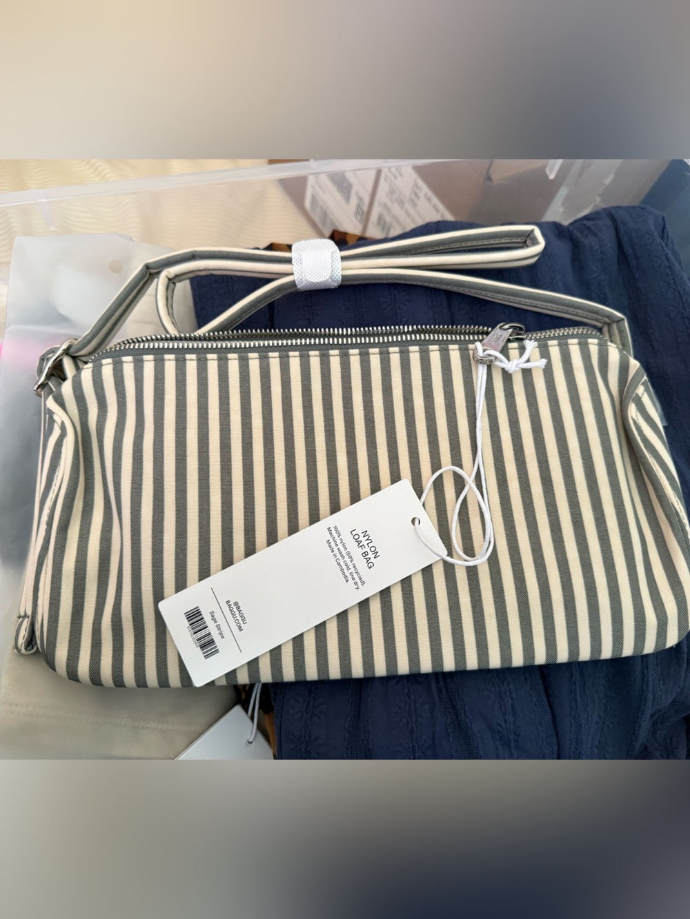BAGGU Nylon Loaf Bag IN Sage Stripe NEW WITH TAGS NWT - Picture 2 of 3